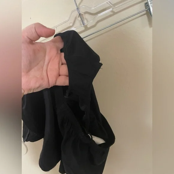 ✨Women’s Umbro Track Shorts Size M - Picture 9 of 9